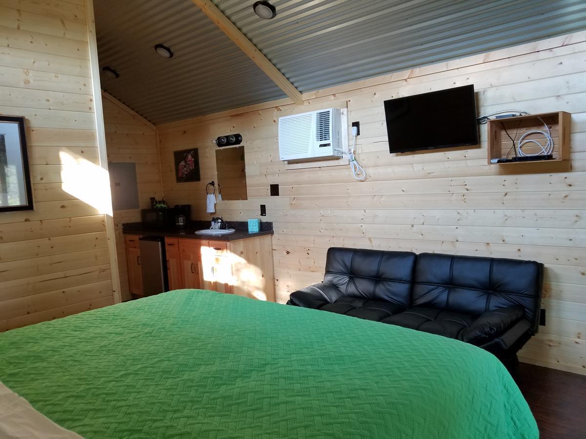 Hotel Al'S Hideaway Cabin And Rv Space, Llc à Pipe Creek Extérieur photo