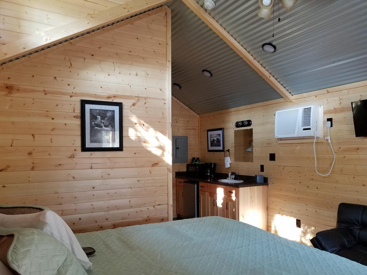 Hotel Al'S Hideaway Cabin And Rv Space, Llc à Pipe Creek Extérieur photo